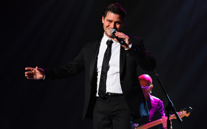 JULIEN DASSIN présente JOE DASSIN Story à Paris au Théâtre de la Tour Eiffel